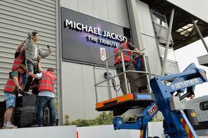 Fulham remueve estatua de Michael Jackson