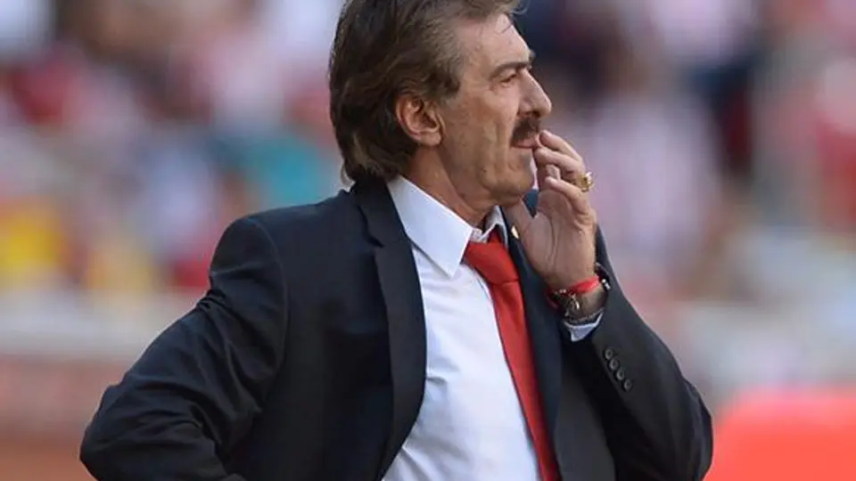 Ricardo La Volpe, fuera de Chivas