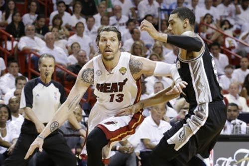 Miller en uno de sus ataques a la pintura | AP