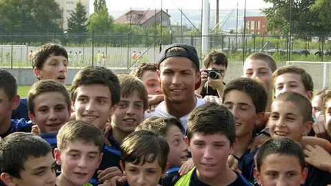 Cristiano Ronaldo inaugura escuela de futbol en Georgia