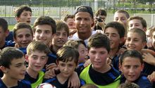 Cristiano Ronaldo inaugura escuela de futbol en Georgia