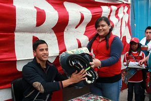 Talavera realiza colecta de ropa