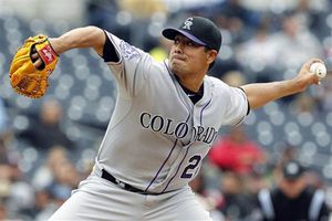 Rockies vence a San Diego con gran pitcheo de De la Rosa