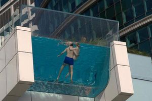 Alberca en Shangai, la más vertiginosa del mundo