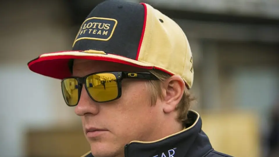 Sanciones a Raikkonen y Ricciardo dejan igual a Checo y Guti