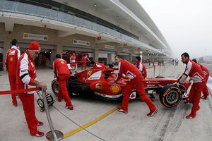 Alonso registra el mejor tiempo en la P1; 'Guti' termina cuarto