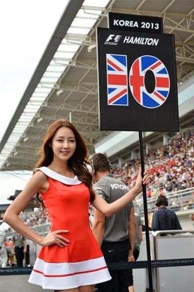 Belleza coreana engalana la Fórmula Uno