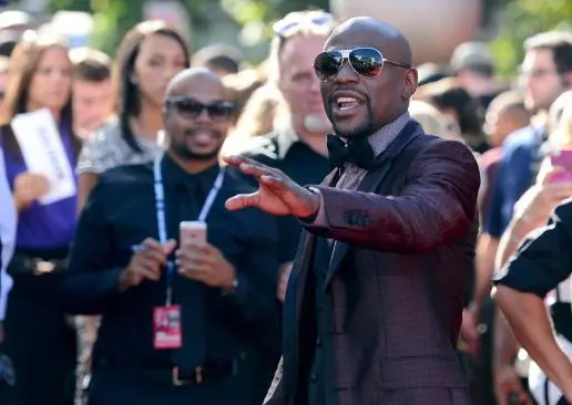 Mayweather supera a CR7 como el deportista mejor pagado
