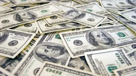 Error vuelve multimillonario a hombre, por un momento