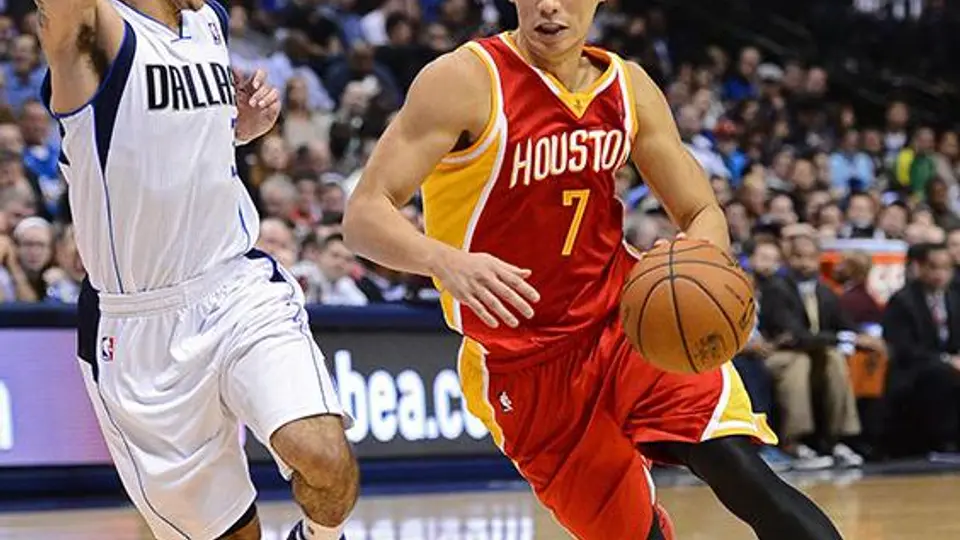 Jeremy Lin, baja por torcedura en la rodilla derecha