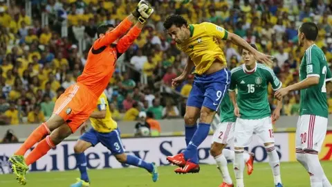 Corona salva a la Selección de golizas