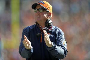 John Fox regresará este lunes como coach de los Broncos