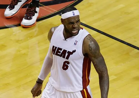 LeBron luce y el Heat amplía ventaja sobre Pacers