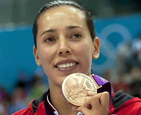 Laura Sánchez festeja aniversario de medalla con nombramiento a FINA