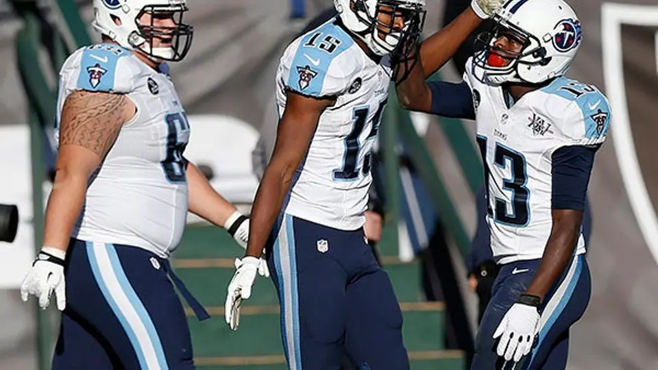 Titanes se impone a Raiders y se mete en pelea por playoffs
