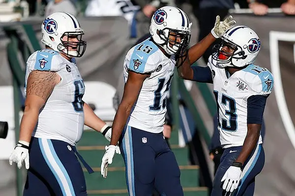 Titanes se impone a Raiders y se mete en pelea por playoffs