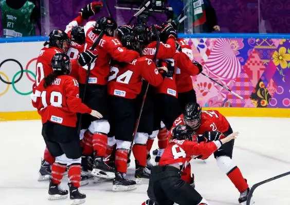 Canadá consigue dramático Oro sobre EU