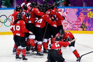 Canadá consigue dramático Oro sobre EU