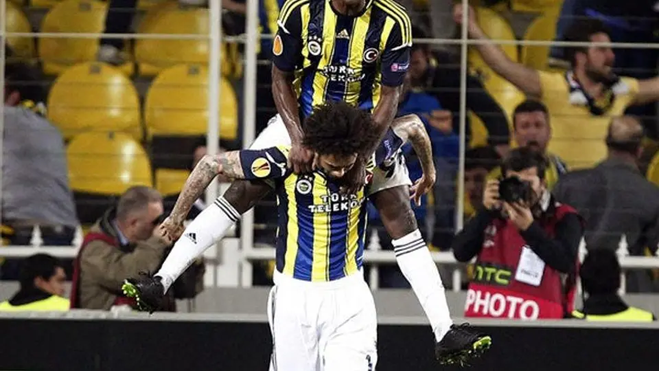 Fenerbahçe saca ventaja en la Semifinal contra el Benfica