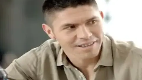 Marco Fabián y el 'hermoso' Peralta en comercial