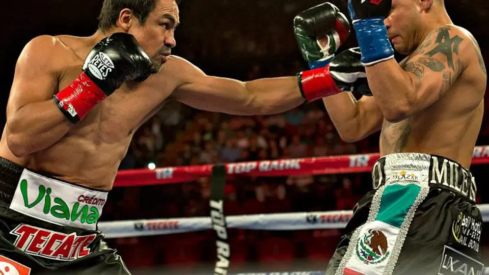 Márquez vence por decisión unánime a Mike Alvarado
