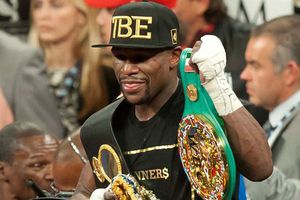 "Canelo debe aprender de esta derrota": Floyd Mayweather