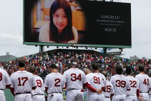 Medias Rojas dedican victoria a víctimas de Boston