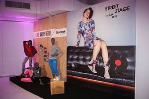Reebok presenta línea para mujeres, con lema 'Live with Fire'