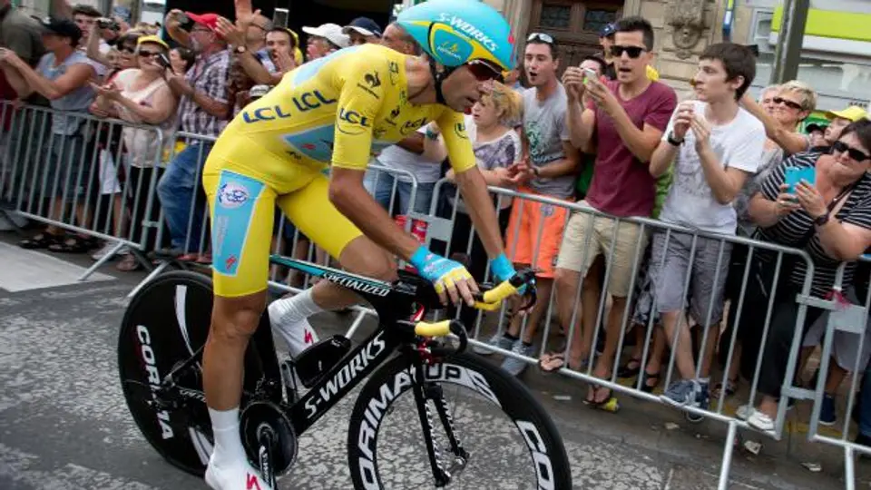 Nibali, a una carrera de ganar el Tour de Francia