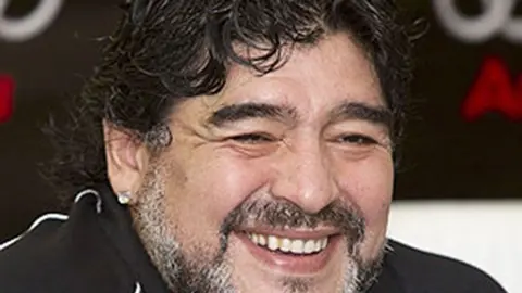 Maradona gana juicio contra firma China que usó su imagen