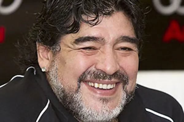 Maradona gana juicio contra firma China que usó su imagen