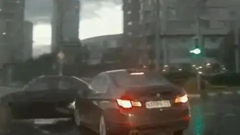 'Auto fantasma' provoca accidente en Rusia