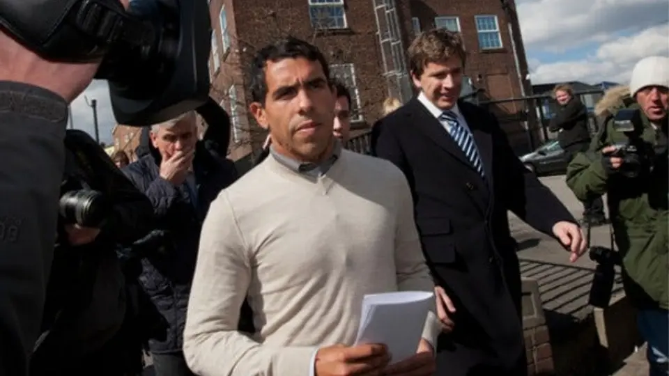 Tévez paga para no hacer servicio comunitario