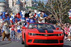 Malcolm Smith celebra el MVP en Disney