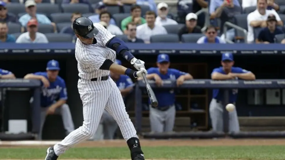 Derek Jeter se lesiona en su regreso con Yanquis