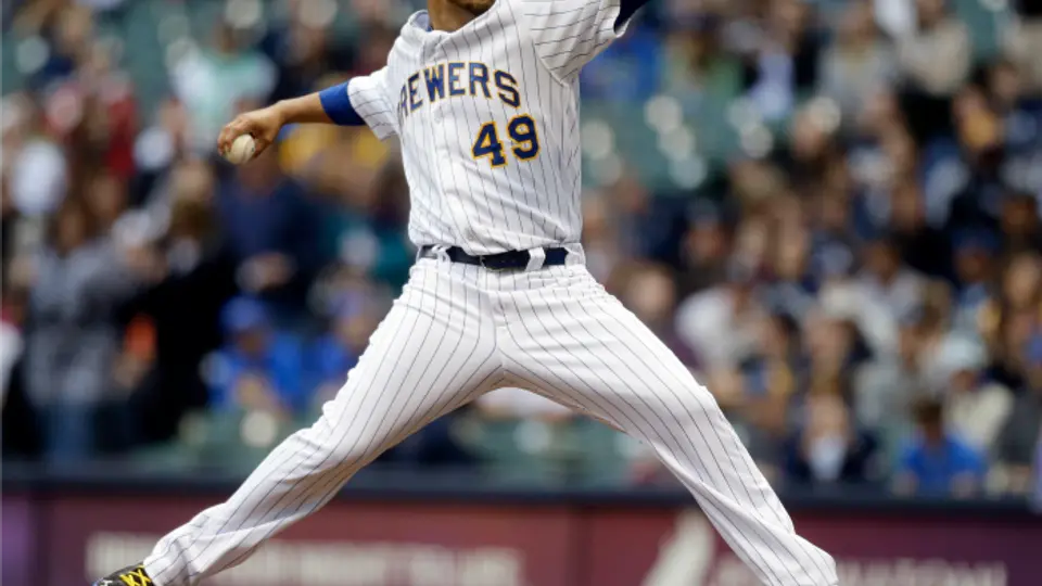 Yovani Gallardo es superado por los Yankees