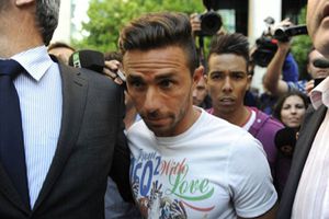 Rubén Castro, del Betis, obtiene libertad con cargos