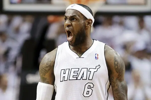 Heat toma ventaja de 2-0 ante Bucks