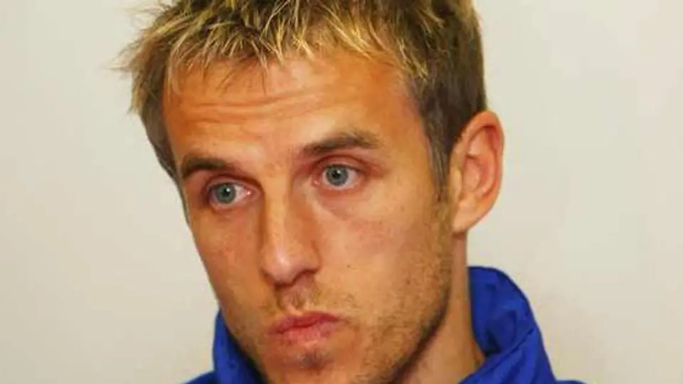 A dormir con la voz de Phil Neville