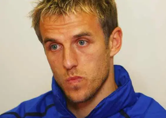 A dormir con la voz de Phil Neville