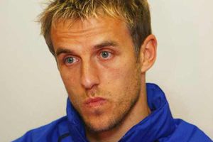 A dormir con la voz de Phil Neville