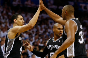 San Antonio vence a Thunder y avanza a la Final de la NBA
