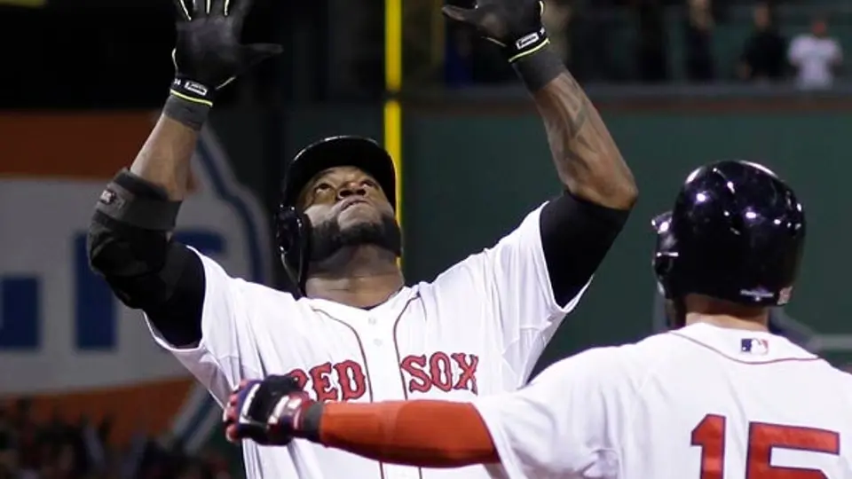 Boston logra dramático empate de la serie