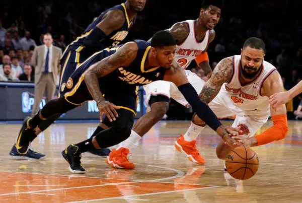 Knicks vence a Pacers y se mantiene con vida en playoffs