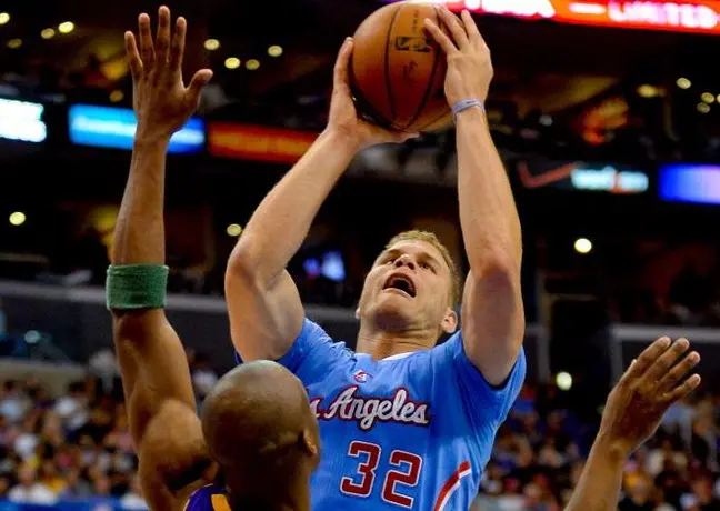 Clippers propinan otra derrota a Lakers