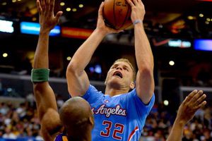 Clippers propinan otra derrota a Lakers
