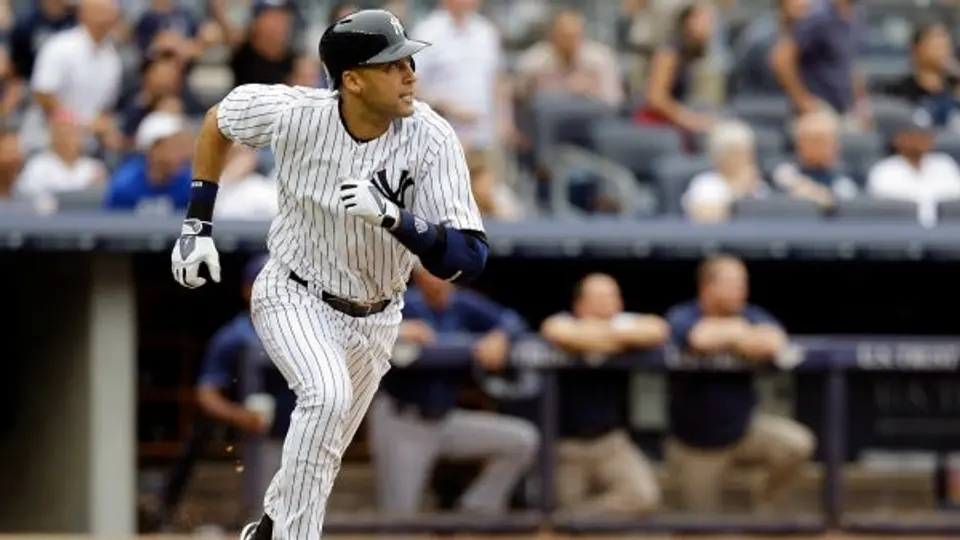 Jeter renueva contrato con Yanquis