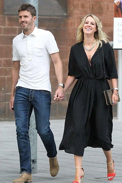 Michael y Lisa Carrick parecía estar compartiendo una broma cuando llegaron | ESPECIAL