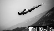 Jonathan Paredes brilla en el Red Bull Cliff Diving