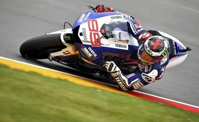 Jorge Lorenzo sufre grave caída en MotoGP